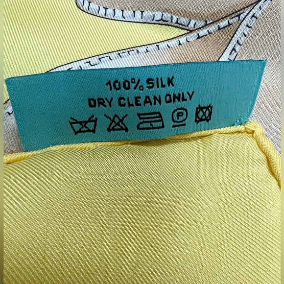 🔴NEW🔴Authentic TIFFANY & CO 100% Silk Scarf🔴 - Picture 5 of 6